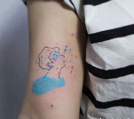 忧郁蓝色的抽象小纹身图片