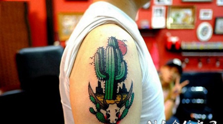 像仙人掌一样顽强生长，手臂水彩仙人掌刺青