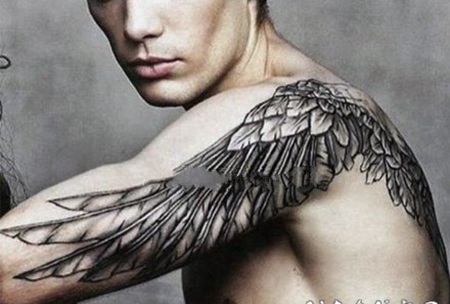 男性翅膀纹身 适合男性的成对翅膀纹身图案