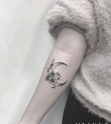 黑灰小图 1黑灰色的个性小纹身图片