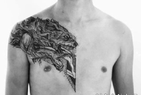 男性胸部纹身 黑灰色的男士胸前纹身作品图案