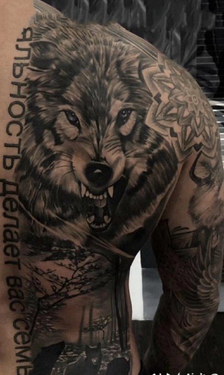 半背纹身 帅气的半背的纹身作品图案