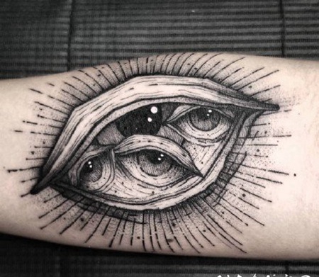 黑色眼睛纹身主题的纹身图片