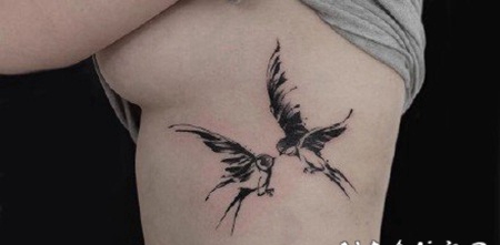 飞燕纹身 灵巧的小鸟燕子主题纹身图片