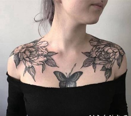 适合女生的漂亮成对肩花纹身图片