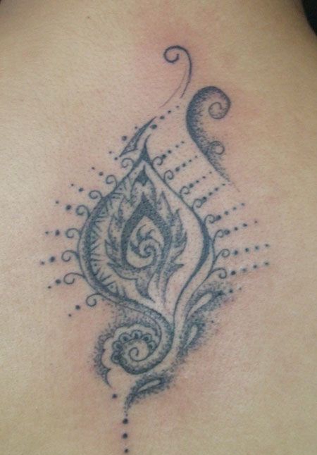 抽象树叶花藤纹身图案