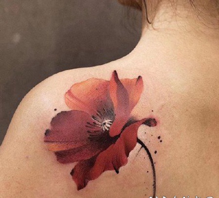 水墨画纹身 肩背部的中国风水墨纹身图片