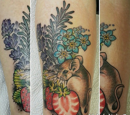 水果纹身小清新图片 酸甜可口的清新草莓纹身图案