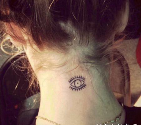 眼睛纹身图案 黑灰色调神秘的眼睛主题纹身图案