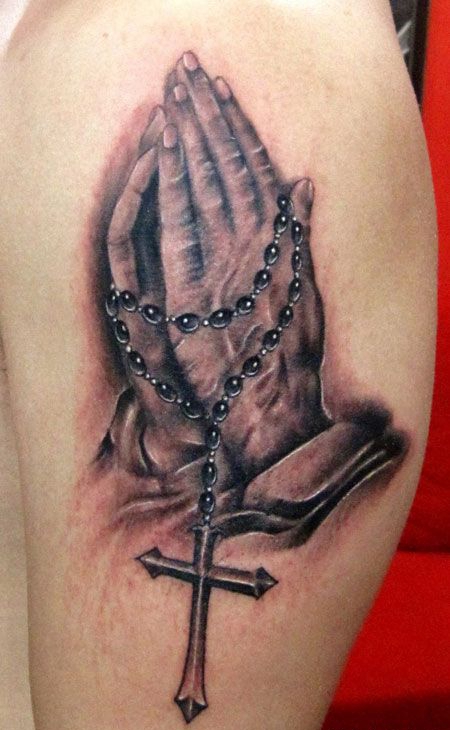 大臂祈祷之手纹身图案