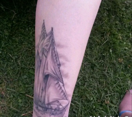 纹身小帆船 随风远洋的帆船纹身图案
