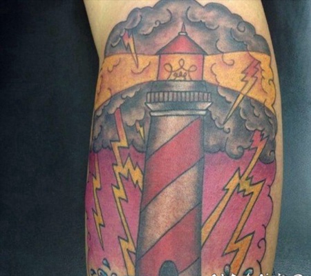 灯塔纹身 暗夜里若隐若现的灯塔纹身图案