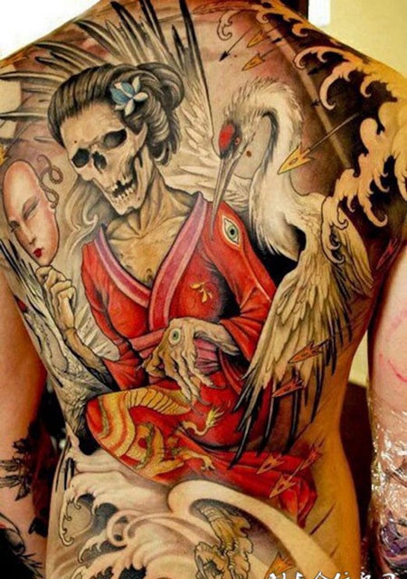 容颜易老时已逝，满背艺妓骷髅彩绘纹身