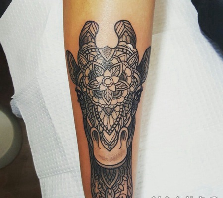 长颈鹿纹身图案 不同形态的长颈鹿纹身图案