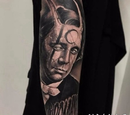 纹身图人物图片 恐怖的暗黑色色调人物纹身图案