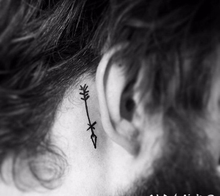耳后小纹身图案 小巧却不失精致的耳后纹身图案