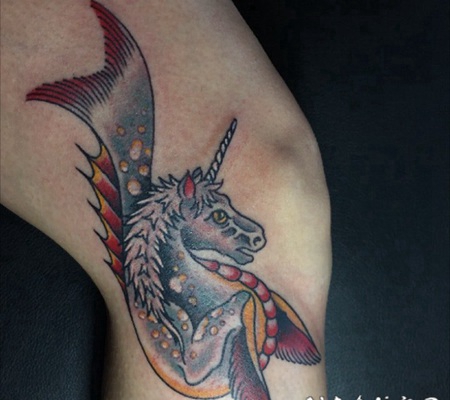 海马纹身图案 浮游在水中的海马纹身图案