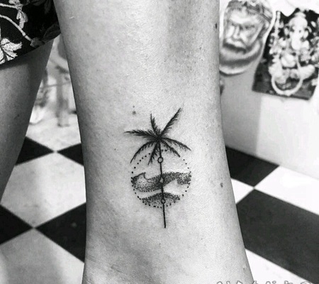 椰树纹身图 生机蓬勃的椰树纹身图案