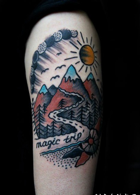 小山峰纹身 峰峦雄伟的山峰纹身图案