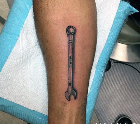 纹身工具 实用而又轻巧的扳手纹身图案