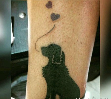 腿部小狗和爱心纹身图案