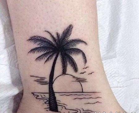 小清新的黑色椰子树纹身图案