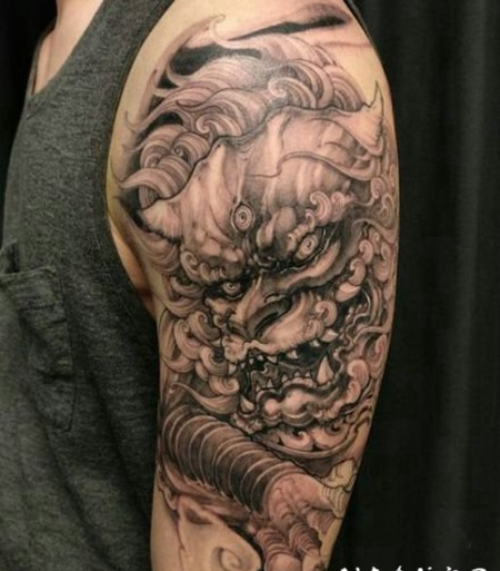 包大臂的新传统纹身图案