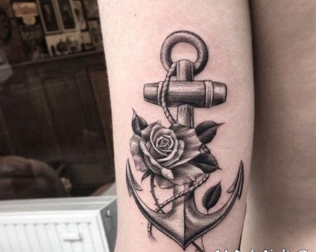漂亮的船锚纹身作品图案