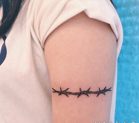 荆棘主题的带刺小纹身图片