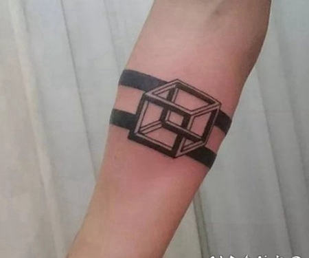 好看的手臂臂环纹身图案作品