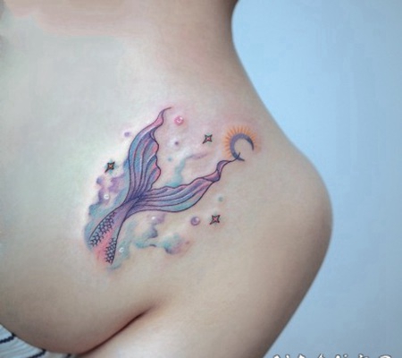 小清新的好看美人鱼尾巴纹身图片