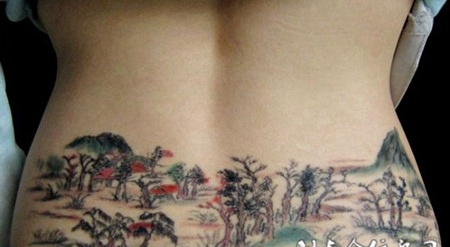 腰部工笔山水画纹身