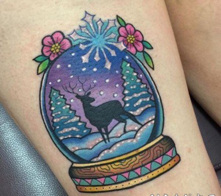 水晶玻璃球主题的彩色纹身图案