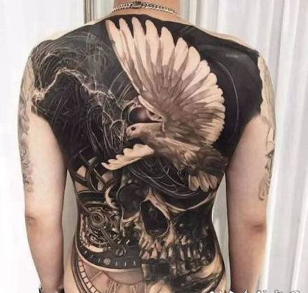 男士霸气的大满背纹身图案