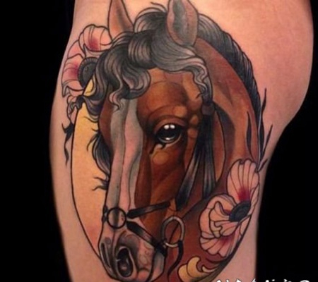 好看的彩色骏马纹身图案