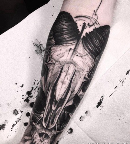 暗黑风格的羊头纹身图片