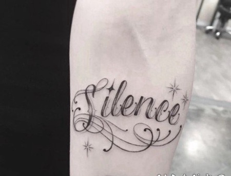 好看的英文花体字纹身作品