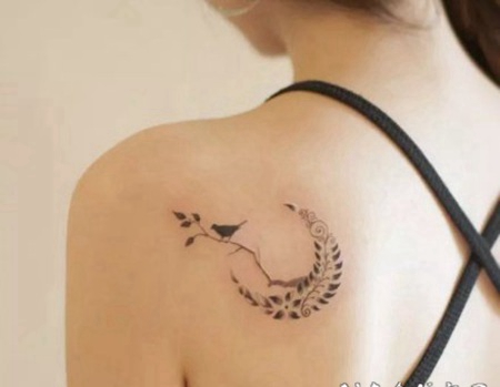 小清新的月亮纹身图案作品