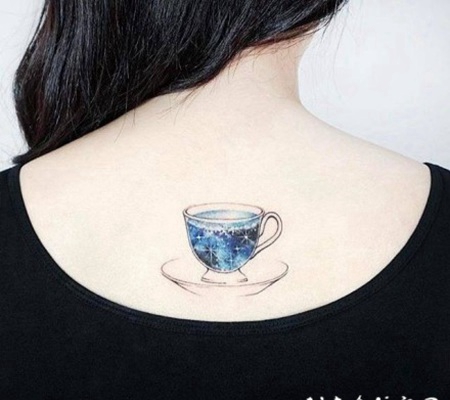 女生后背好看的1小纹身图案