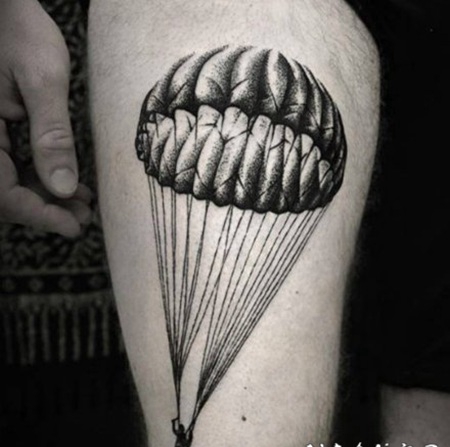 降落伞主题纹身图案