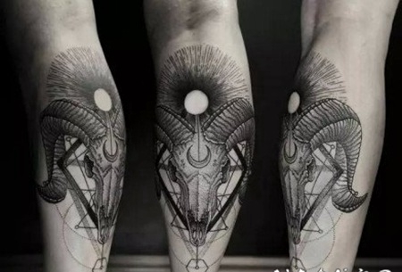 适合白羊座的暗黑创意羊纹身图