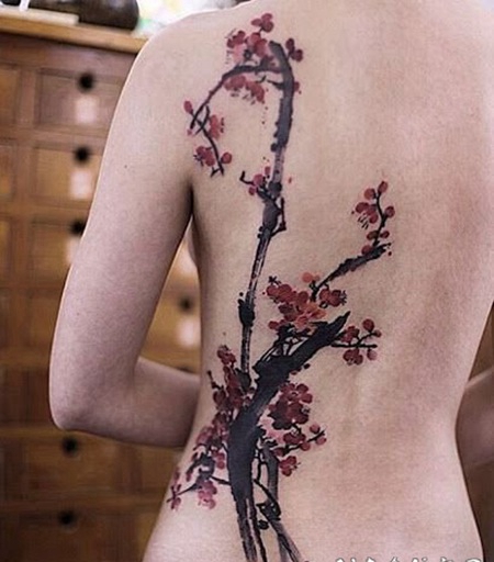 漂亮的国画梅花纹身图案