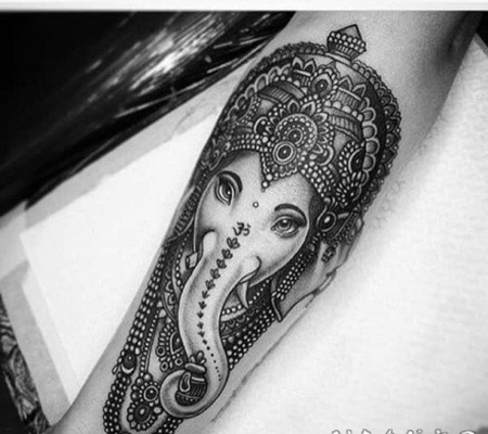 泰国风格的象神纹身图案