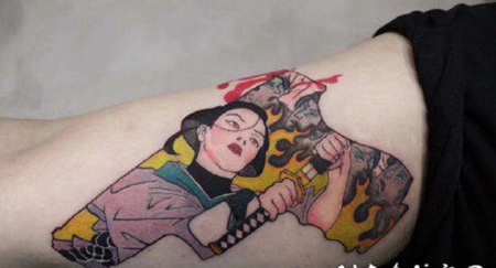 日式好看的暗黑女郎纹身图片