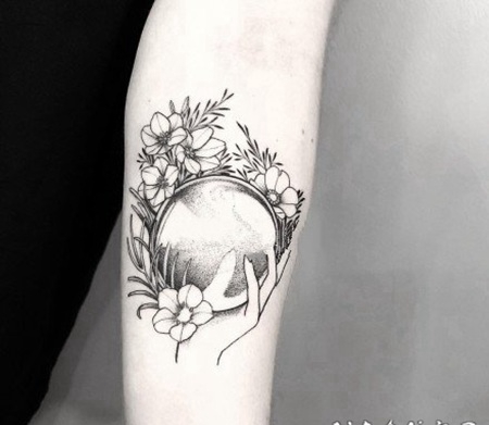 1适合手臂的黑白小纹身图案