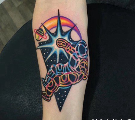 1oldschool风格的彩色小纹身图片