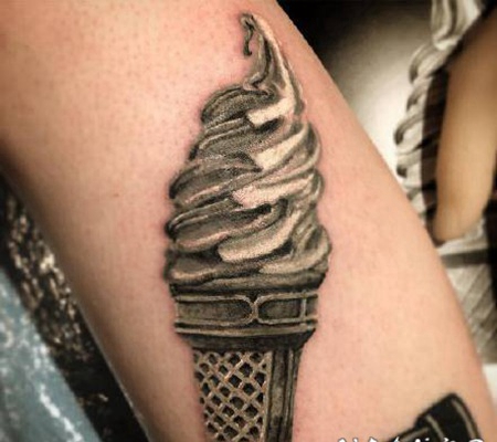 美食爱好者喜欢的冰淇淋纹身图案