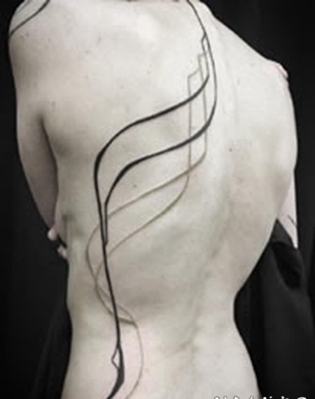 1简约又好看的线条纹身图案
