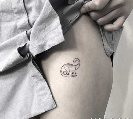 不显眼的女生超简约小纹身图案1