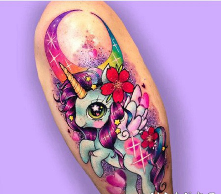 彩色的独角兽纹身作品